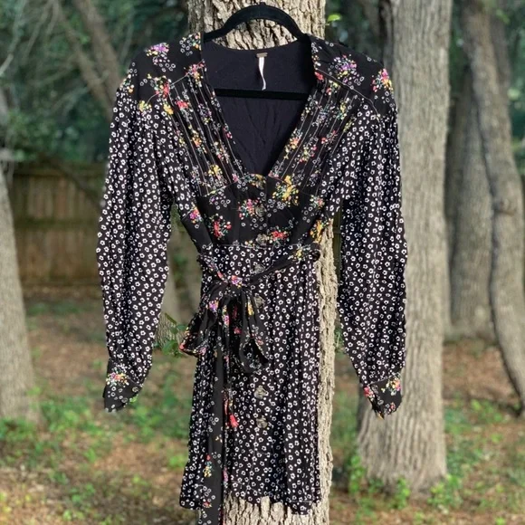 FREE PEOPLE calico button up mini dress size XS - Picture 2 of 6